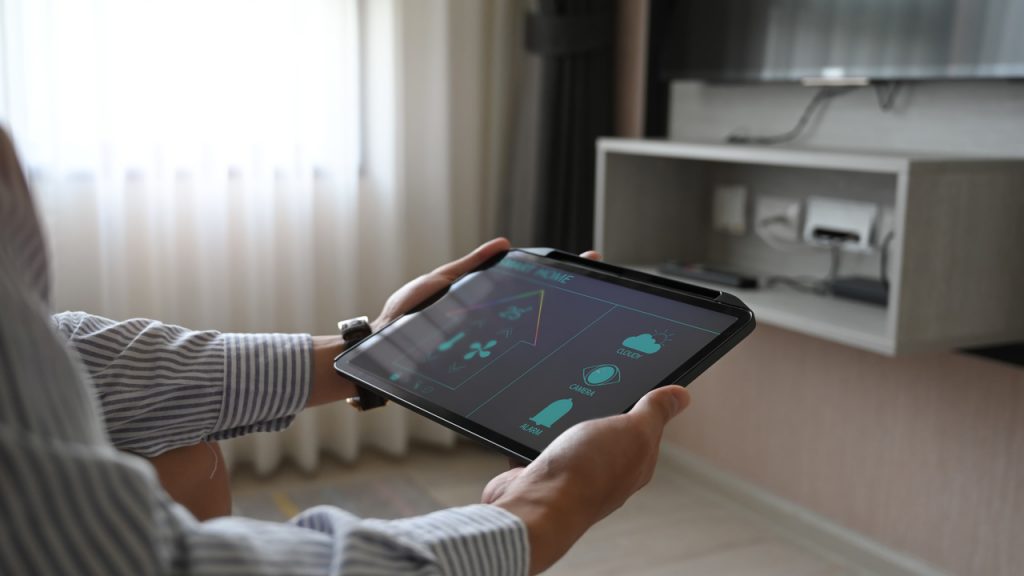 tablet w smart home