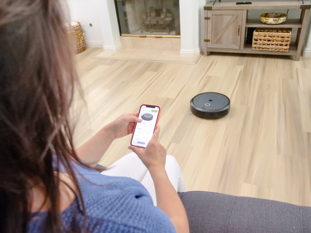 iRobot cleans, you work! See what the cleaning robot can do